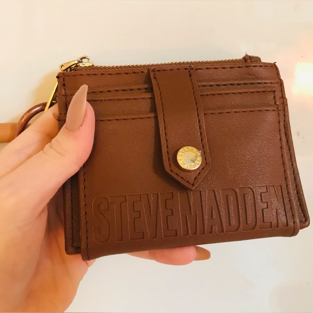 Brown Steve Madden wallet clutch ring handle gold zipper & button (not new)
